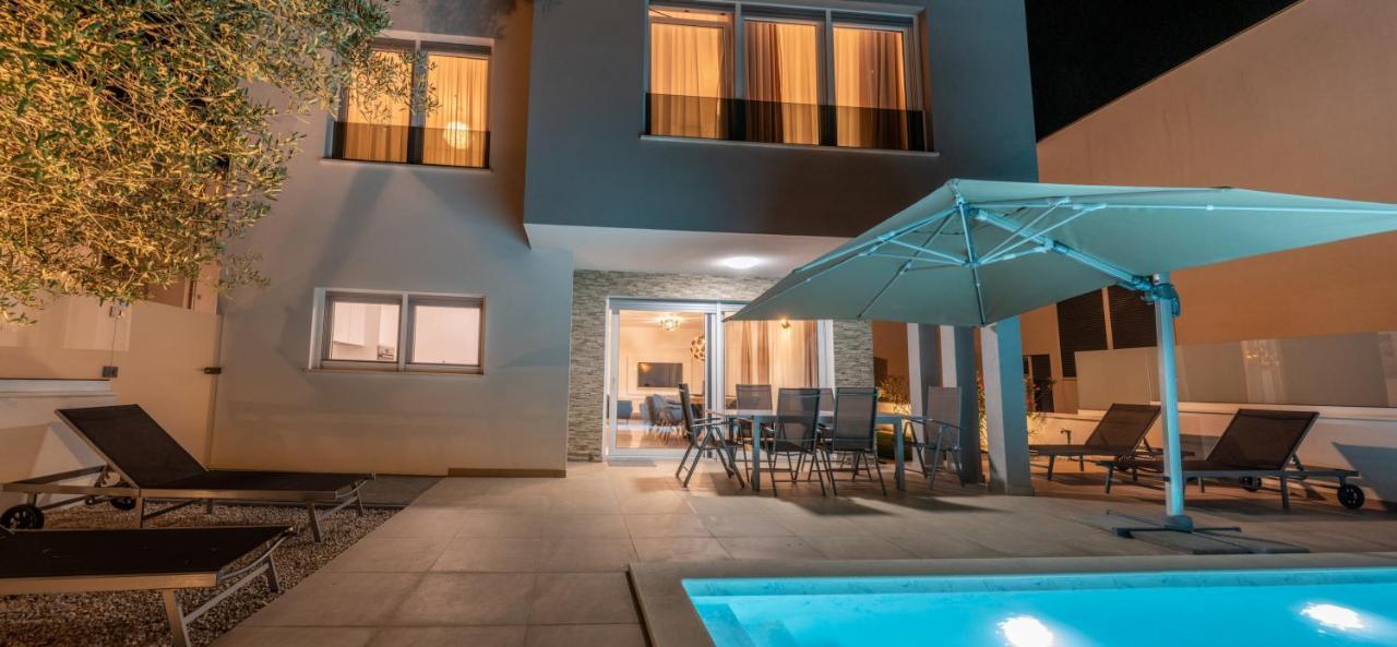 ורסי Villa Dea - Dein Rueckzugsort Am Meer Mit Beheiztem Pool מראה חיצוני תמונה