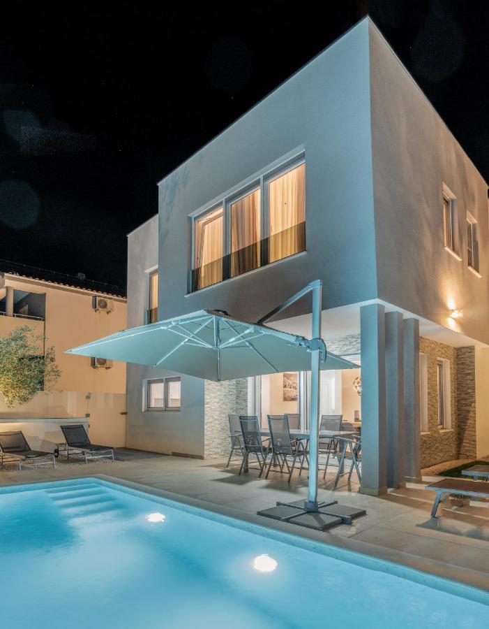 ורסי Villa Dea - Dein Rueckzugsort Am Meer Mit Beheiztem Pool מראה חיצוני תמונה