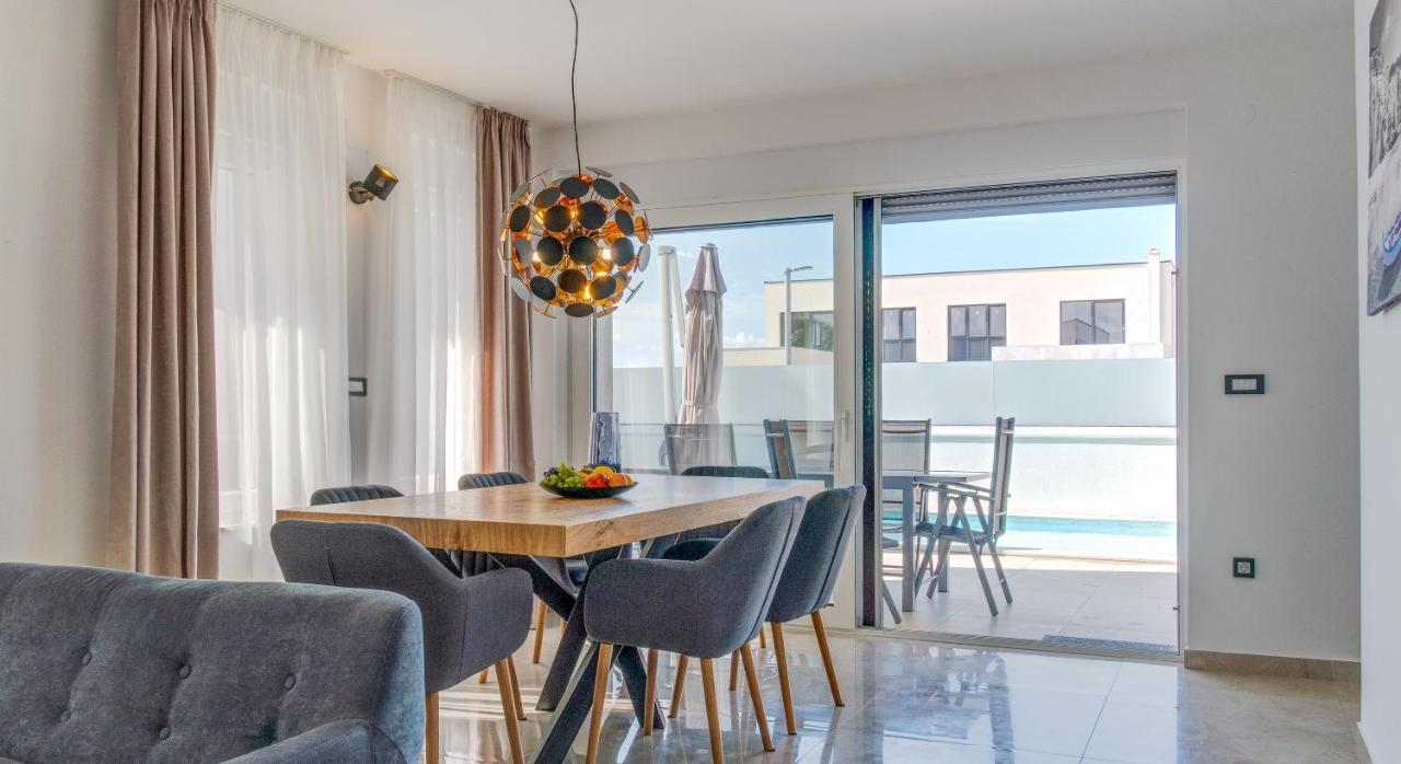 ורסי Villa Dea - Dein Rueckzugsort Am Meer Mit Beheiztem Pool מראה חיצוני תמונה
