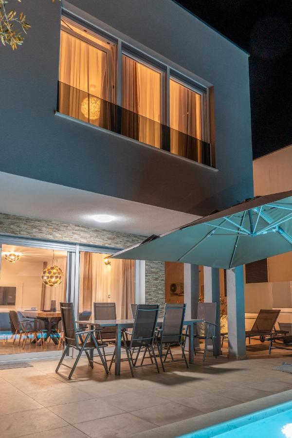ורסי Villa Dea - Dein Rueckzugsort Am Meer Mit Beheiztem Pool מראה חיצוני תמונה